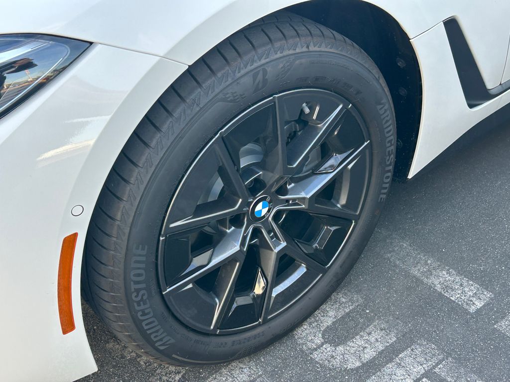 Thumbnail: 2026 BMW i4 - 3