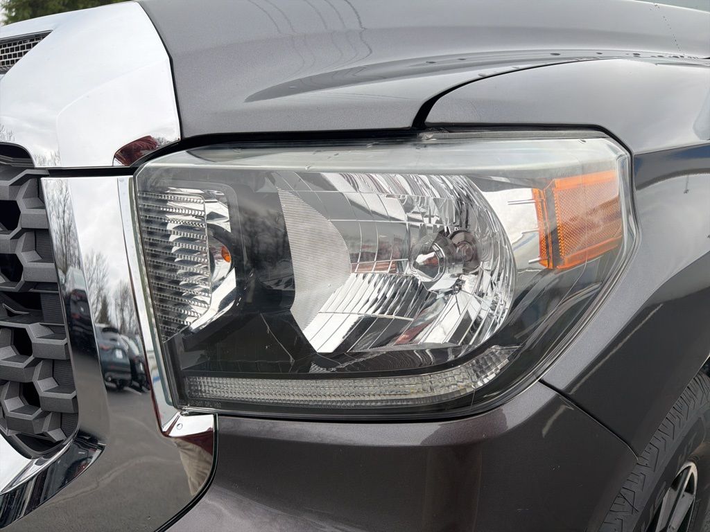 Thumbnail: 2021 Toyota Tundra - 9