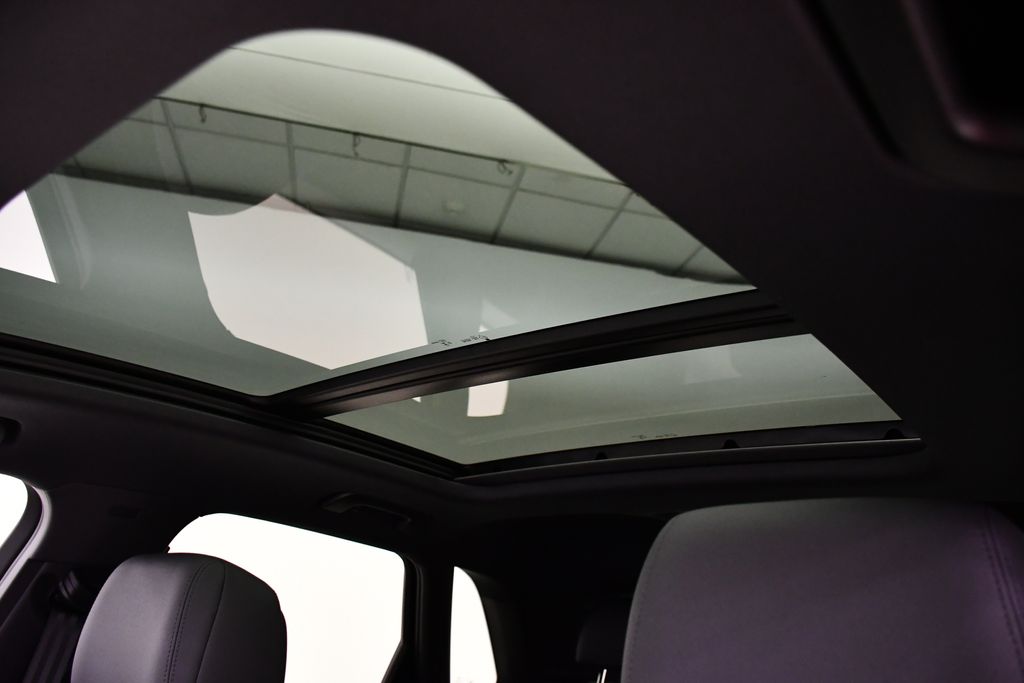 Thumbnail: 2025 Audi Q3 - 18