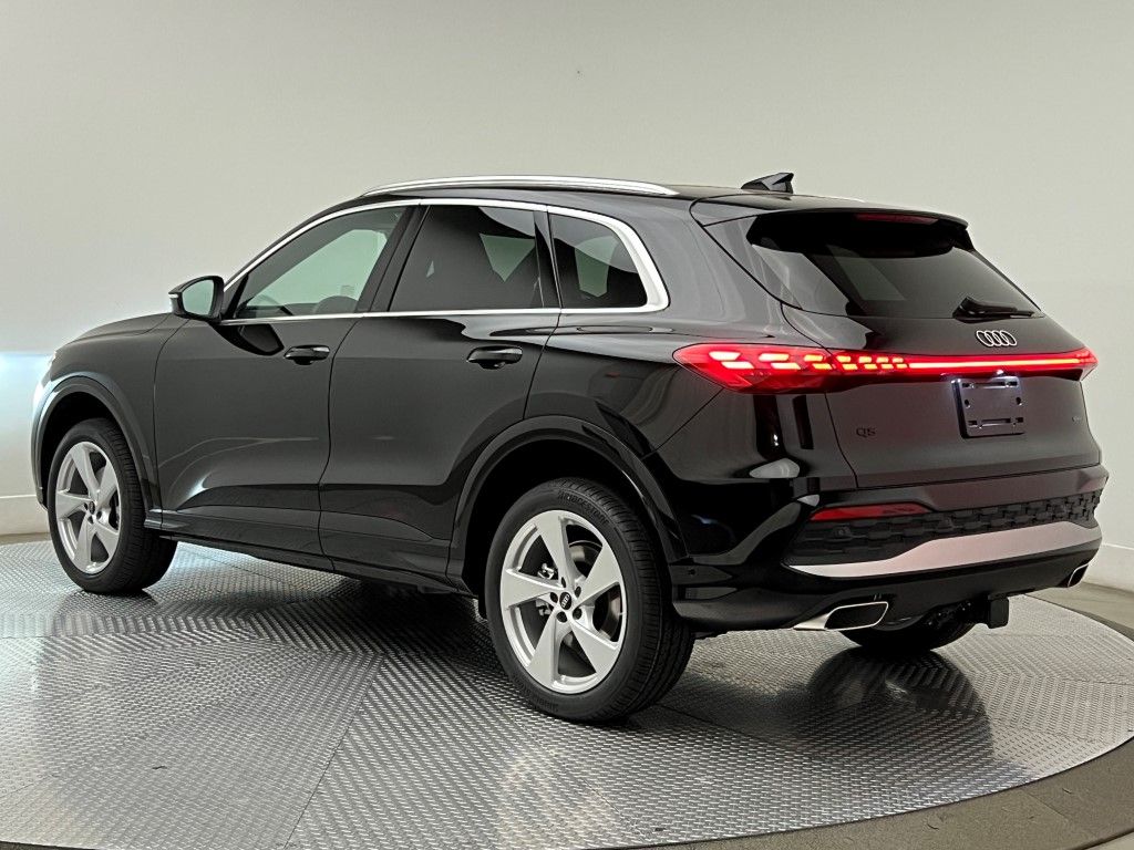 Thumbnail: 2025 Audi Q5 - 4