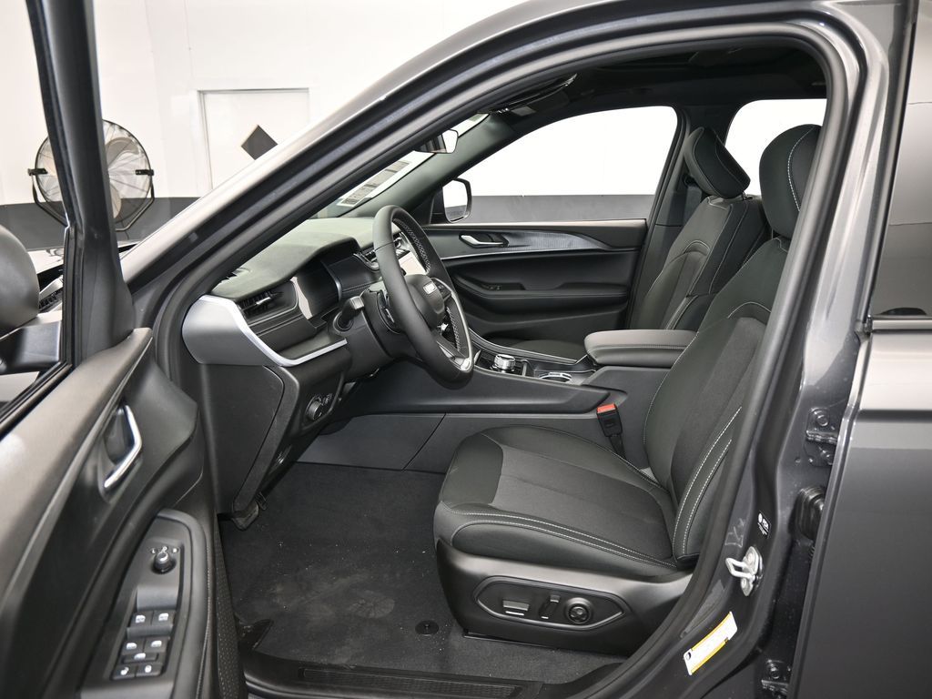 New 2026 Baltic Gray Metallic Clearcoat Jeep Laredo image 12