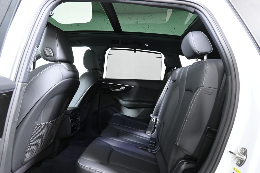 Thumbnail: 2026 Audi Q7 - 28