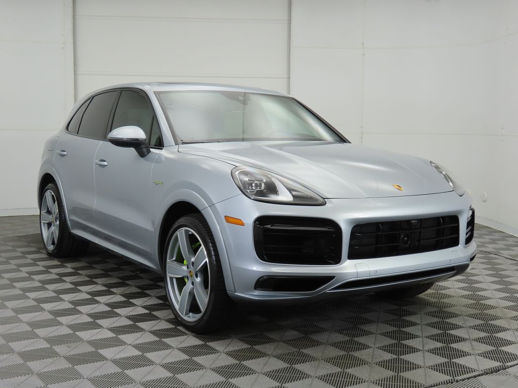 2023 Porsche Cayenne E-Hybrid 7