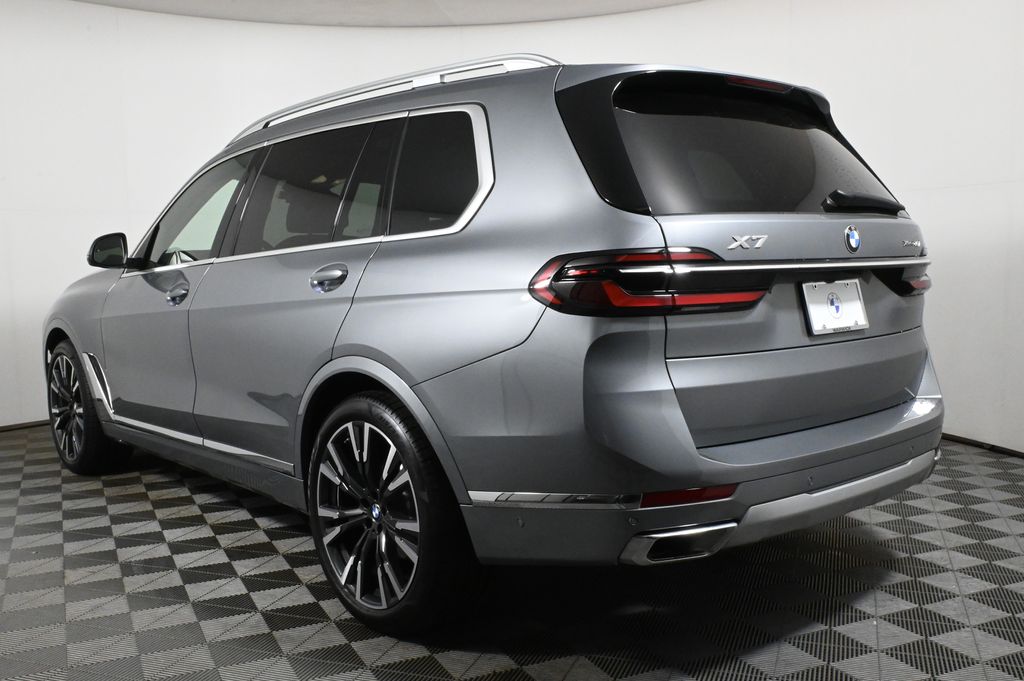 2025 BMW X7 xDrive40i 5