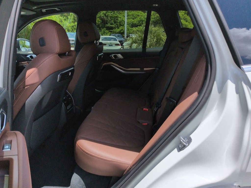 New 2026 White BMW xDrive40i image 14