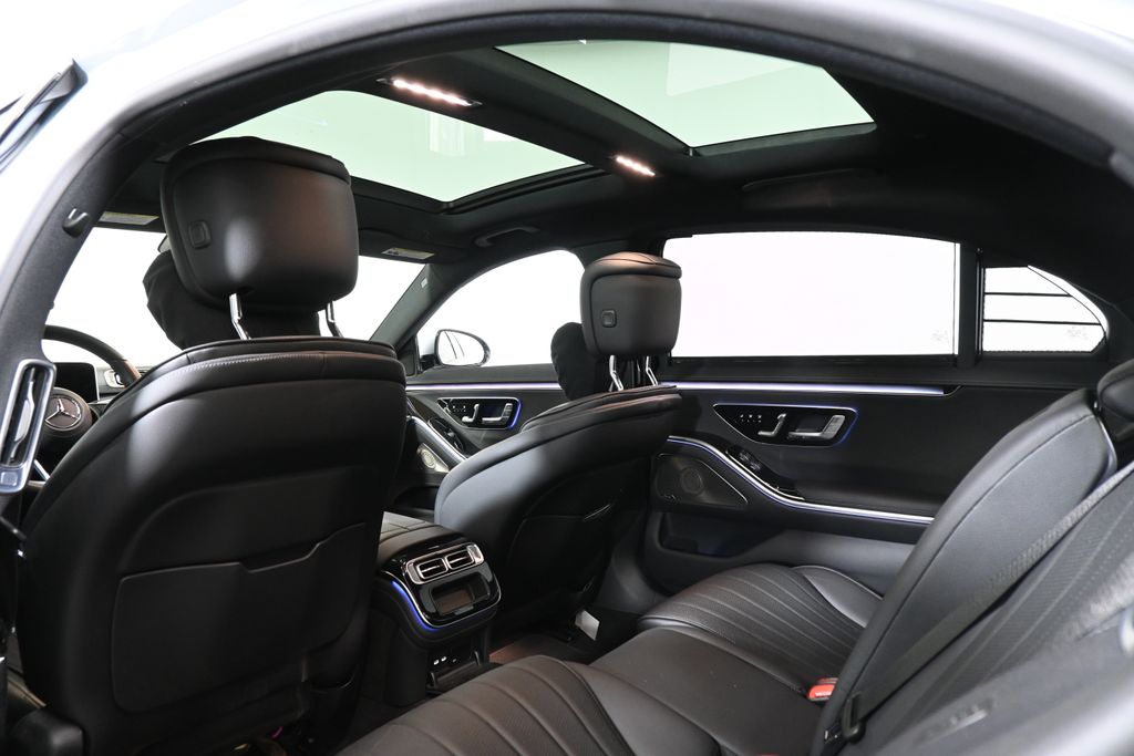 Thumbnail: 2022 Mercedes-Benz S-Class - 6