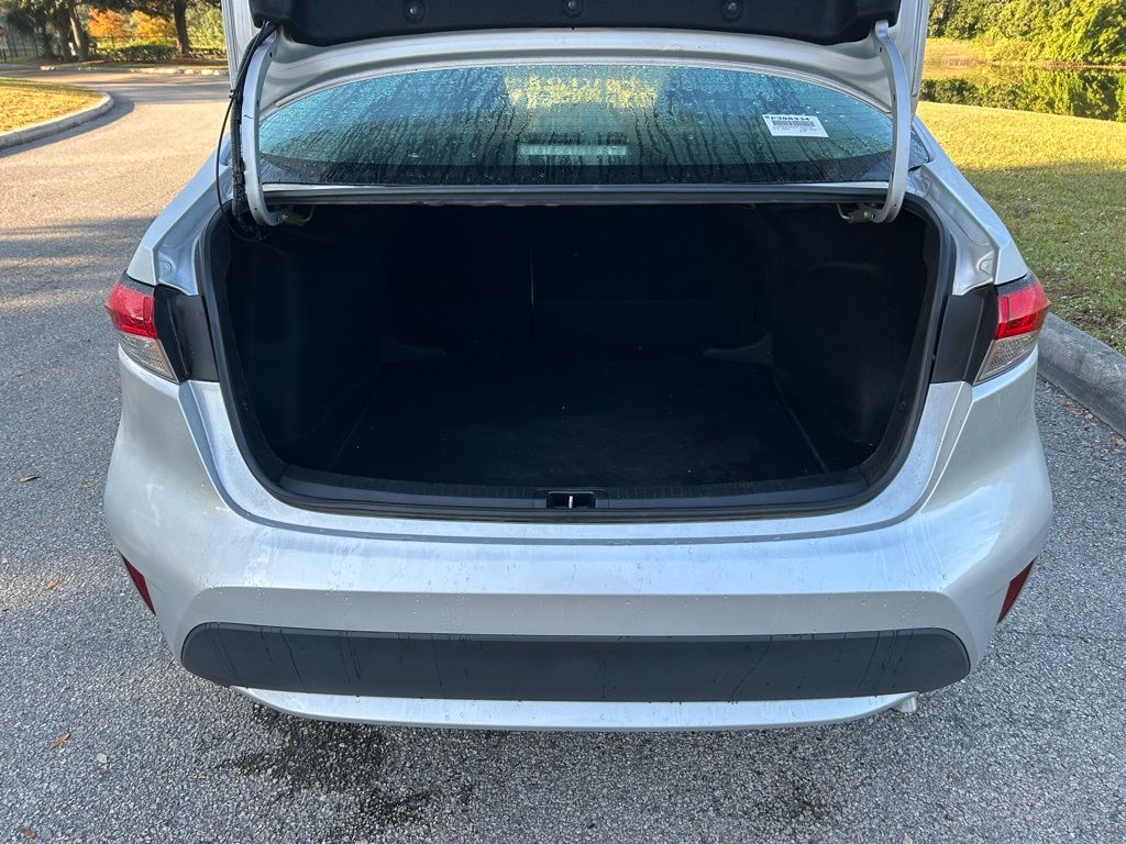 Thumbnail: 2022 Toyota Corolla - 10