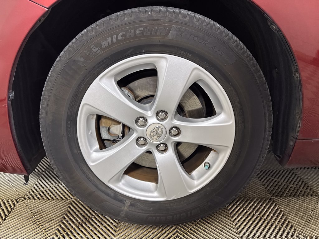 Used 2012 Red Toyota LE image 12