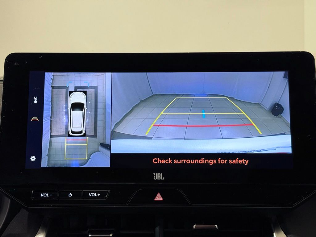 Thumbnail: 2023 Toyota Venza - 29