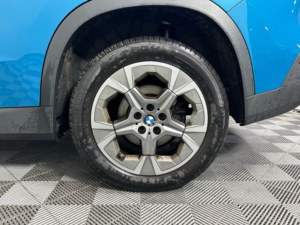 Thumbnail: 2023 BMW X1 - 10