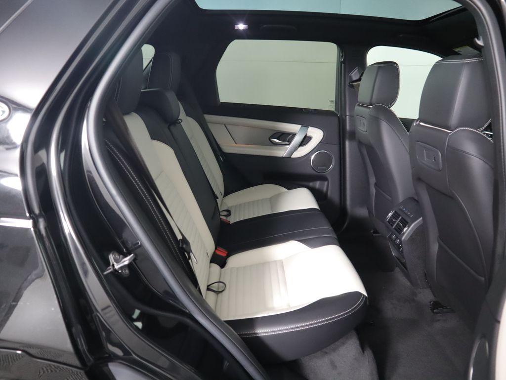 Thumbnail: 2025 Land Rover Discovery Sport - 23