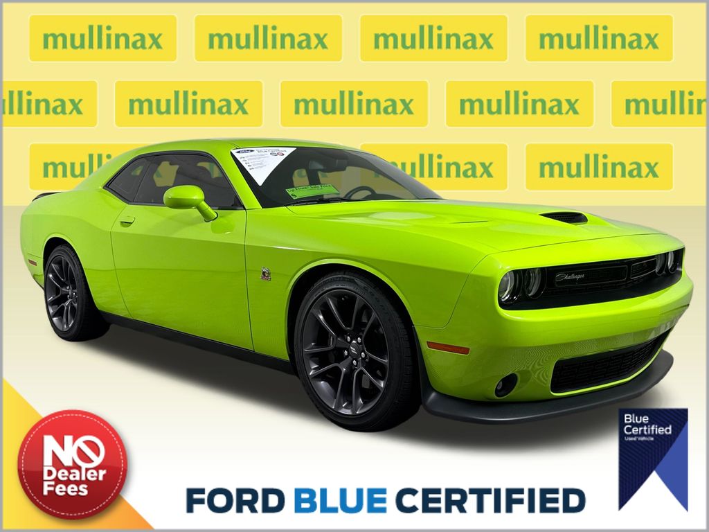 Green (Sublime Metallic Clearcoat) 2023 Dodge Challenger Coupe Rear-Wheel Drive 8-Speed Automatic