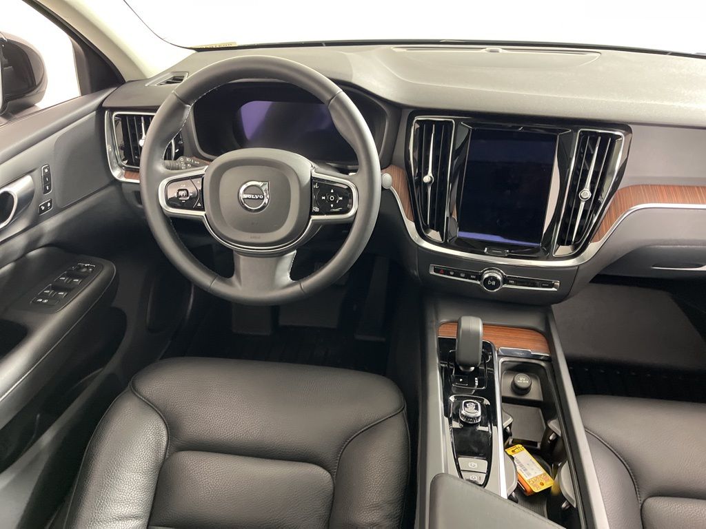 Thumbnail: 2024 Volvo S60 - 6