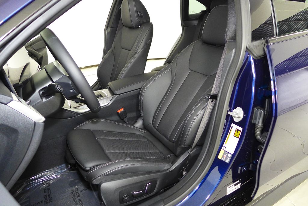 Thumbnail: 2025 BMW i4 - 22