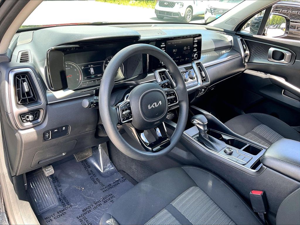 2023 Kia Sorento — photo 8