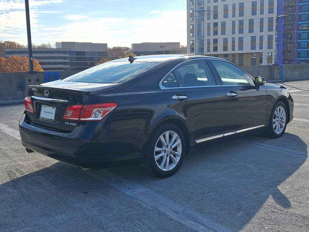 Thumbnail: 2011 Lexus ES - 8