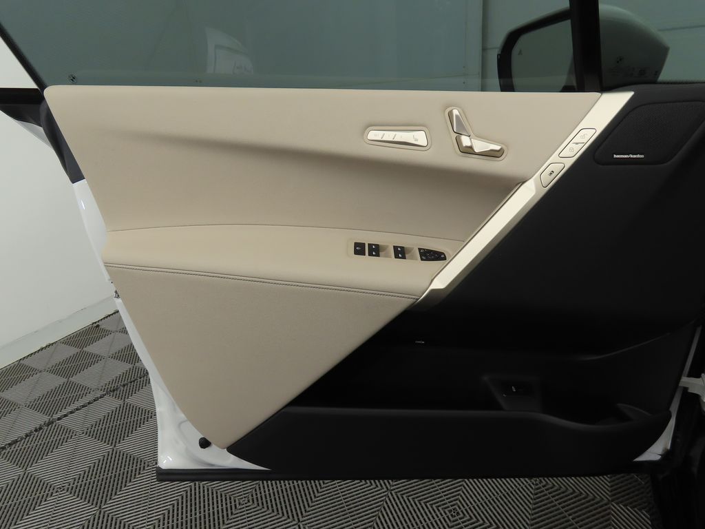 2024 BMW iX xDrive50 24