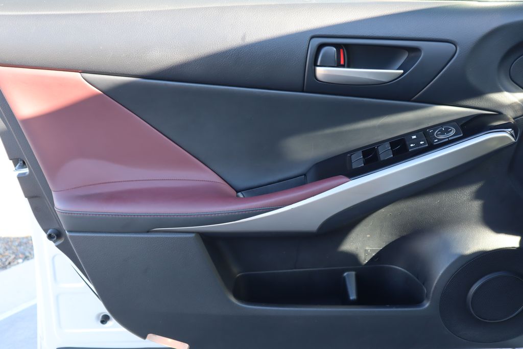 Thumbnail: 2017 Lexus IS - 23