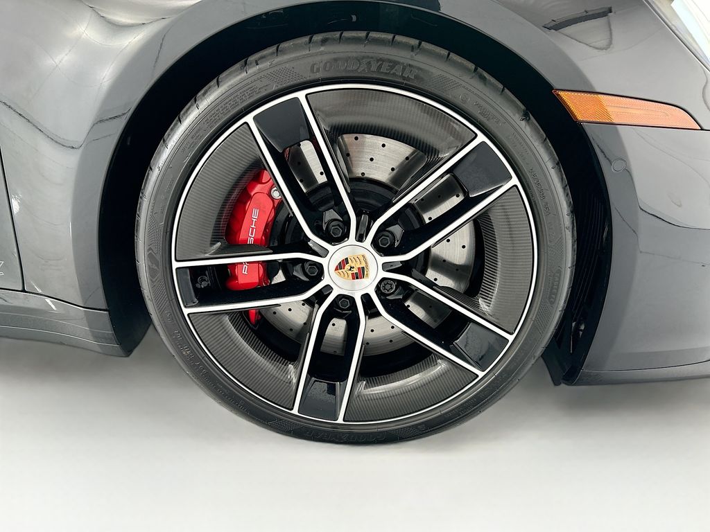 Thumbnail: 2026 Porsche 911 - 30