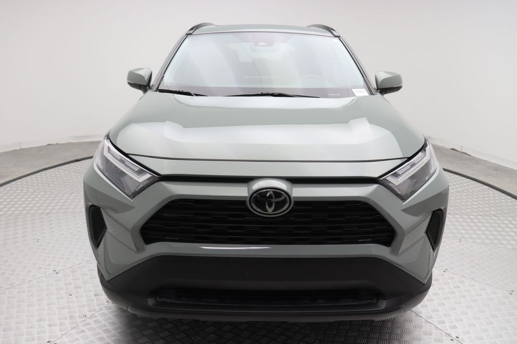 2022 Toyota RAV4 XLE 5