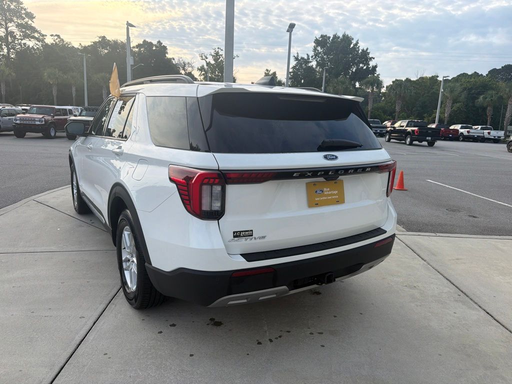 2025 Ford Explorer Active