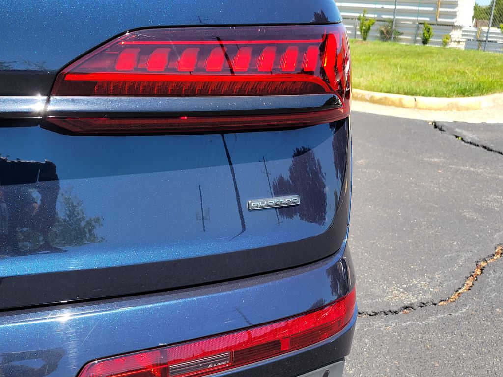 Thumbnail: 2023 Audi Q7 - 9