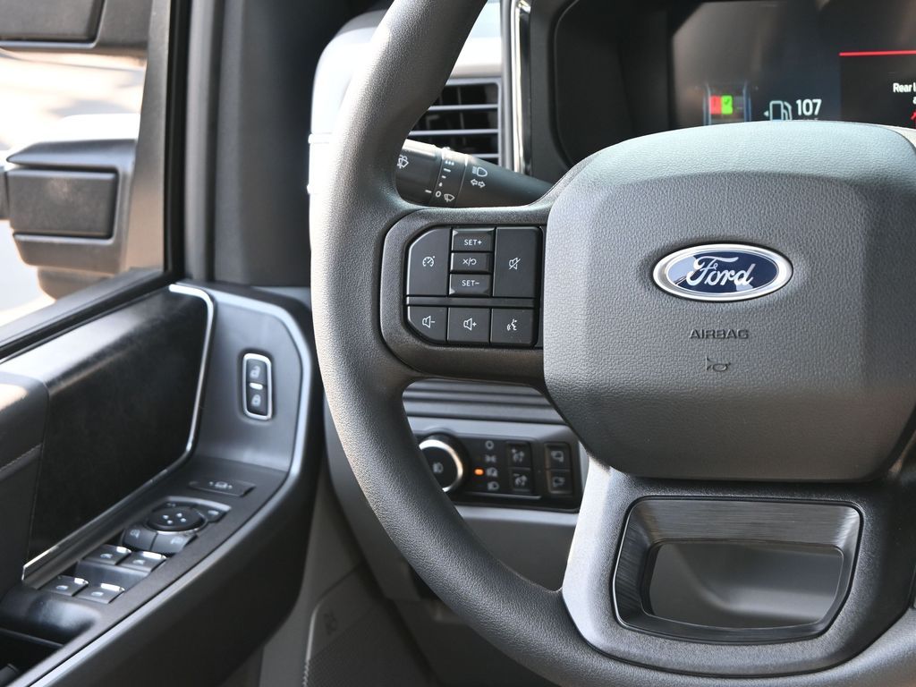 2026 Ford F-350 XLT photo 25