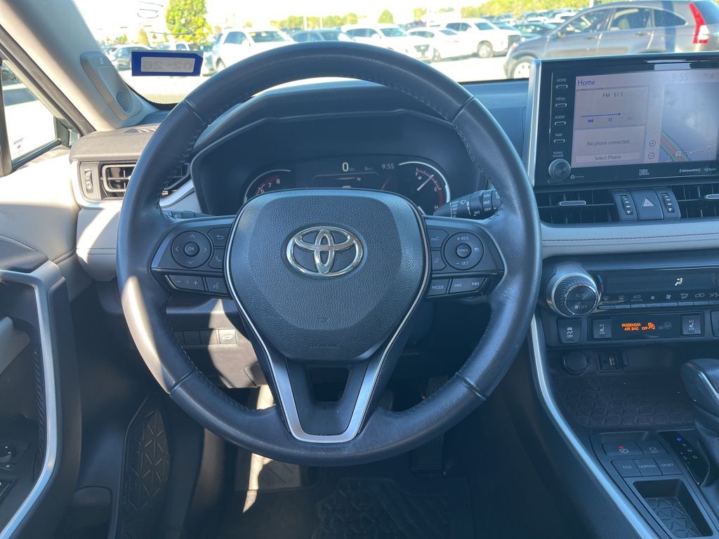 Thumbnail: 2019 Toyota RAV4 - 17