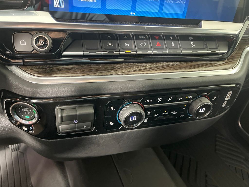 Thumbnail: 2026 Chevrolet Silverado 1500 - 32