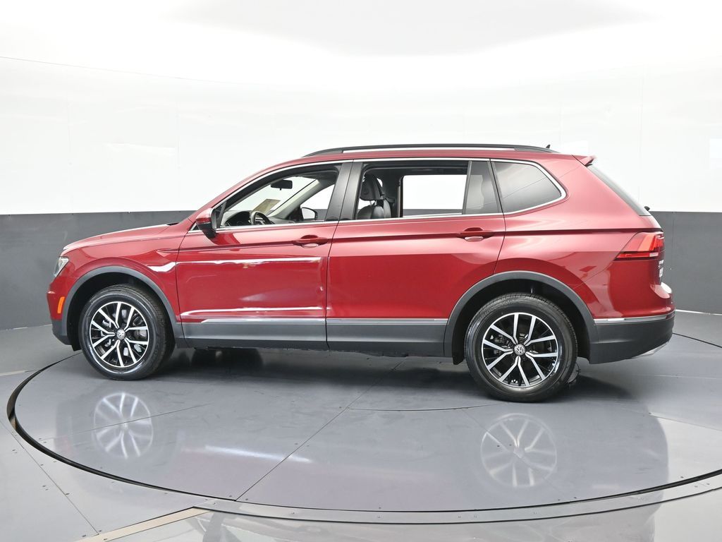 Used 2021 Volkswagen Tiguan SE with VIN 3VV3B7AX2MM126084 for sale in Miami, FL