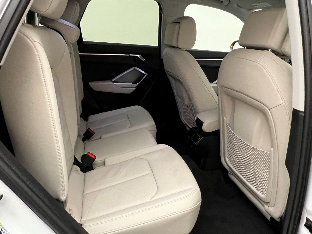 Thumbnail: 2025 Audi Q3 - 17