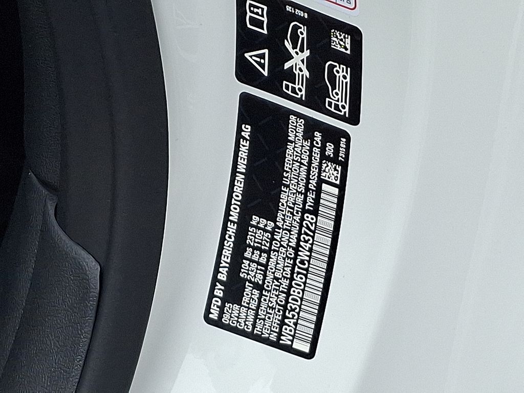 Thumbnail: 2026 BMW 4 Series - 10