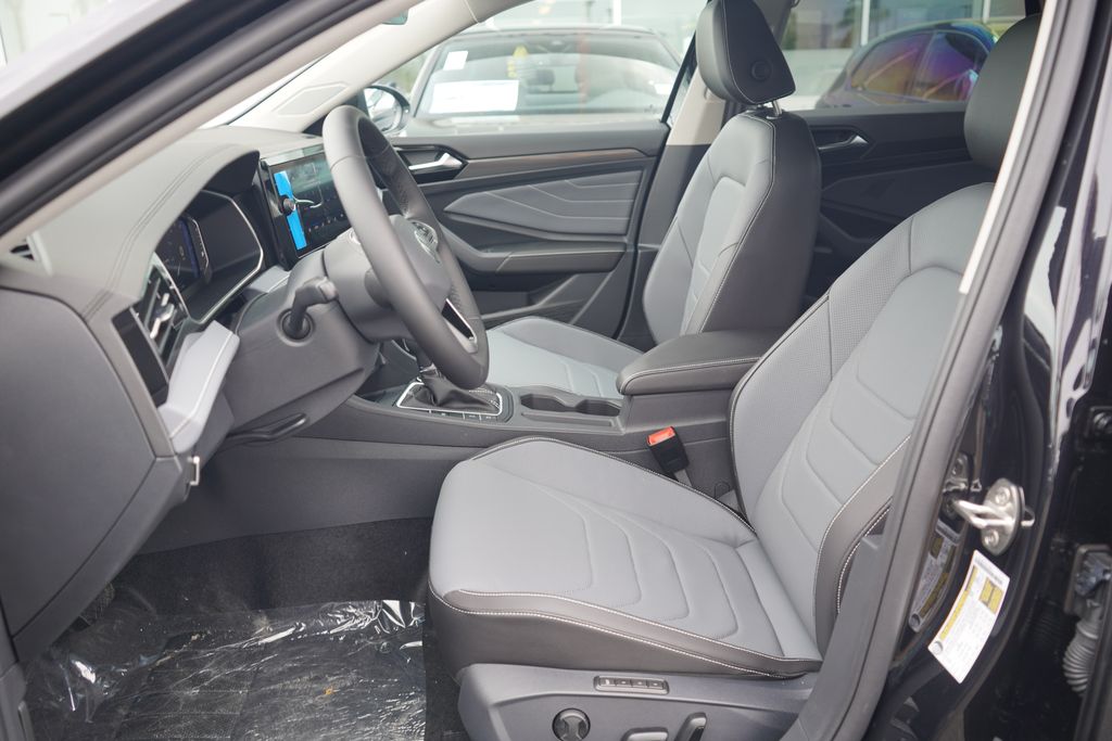 Thumbnail: 2025 Volkswagen Jetta - 6