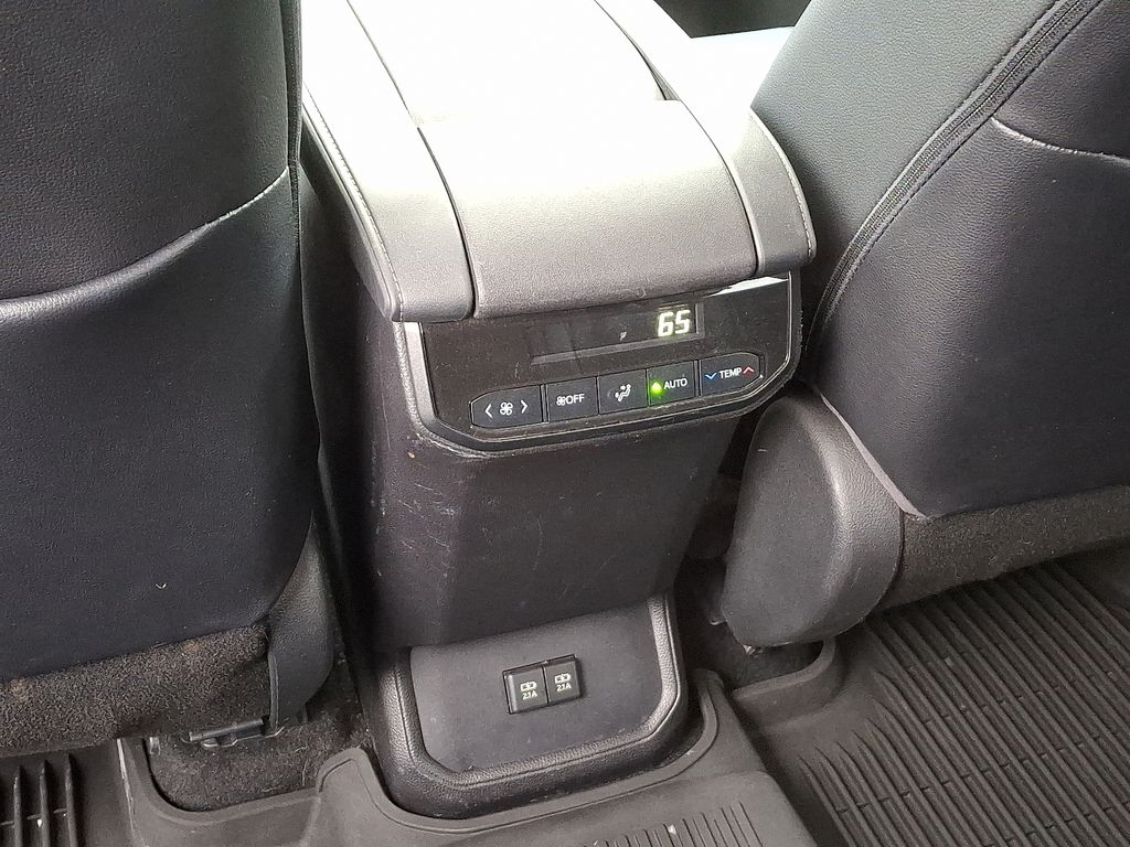 Thumbnail: 2021 Toyota Highlander - 11