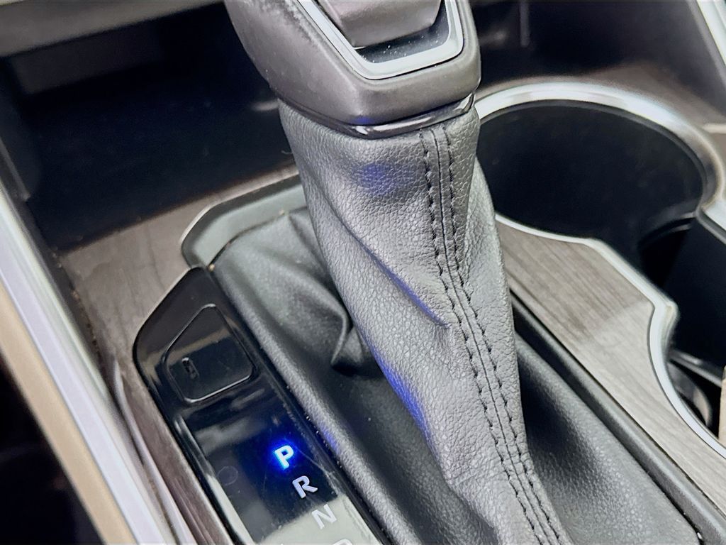 Used Car 2022 Toyota Highlander Hybrid  Limited For Sale Under $40,000 In Austin, Texas