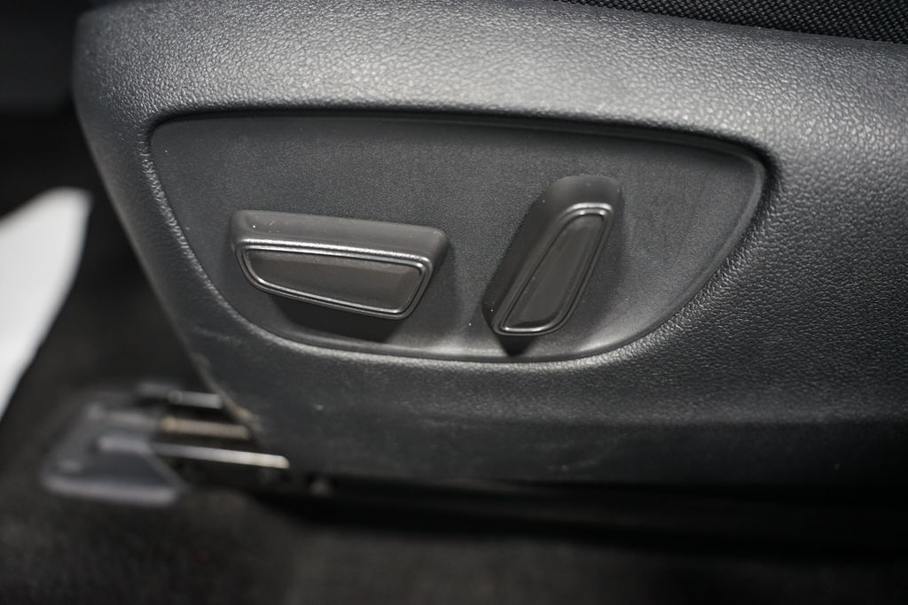 Thumbnail: 2024 Toyota Highlander - 11