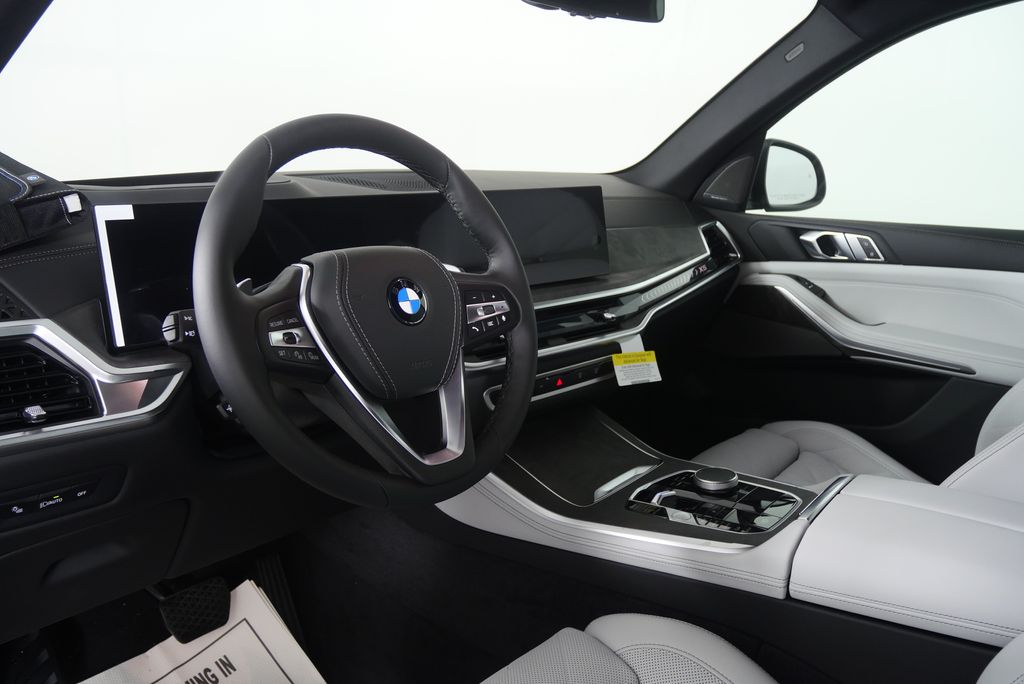 Thumbnail: 2026 BMW X5 - 12