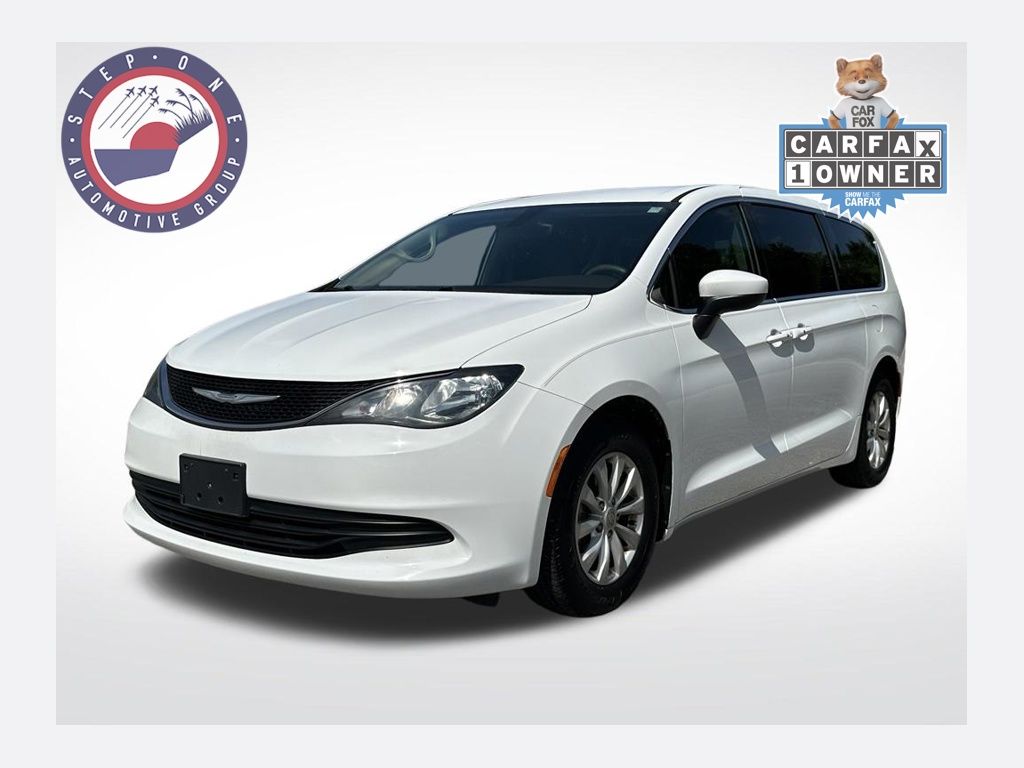  2017 Chrysler Pacifica Touring FWD   