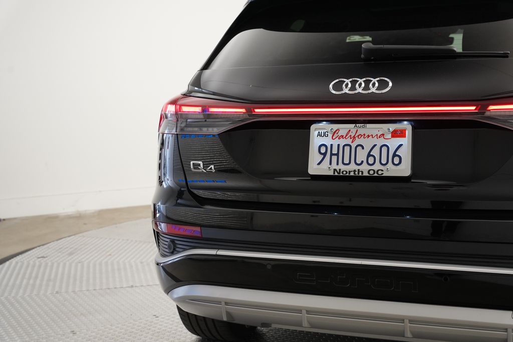 Thumbnail: 2023 Audi Q4 e-tron - 7