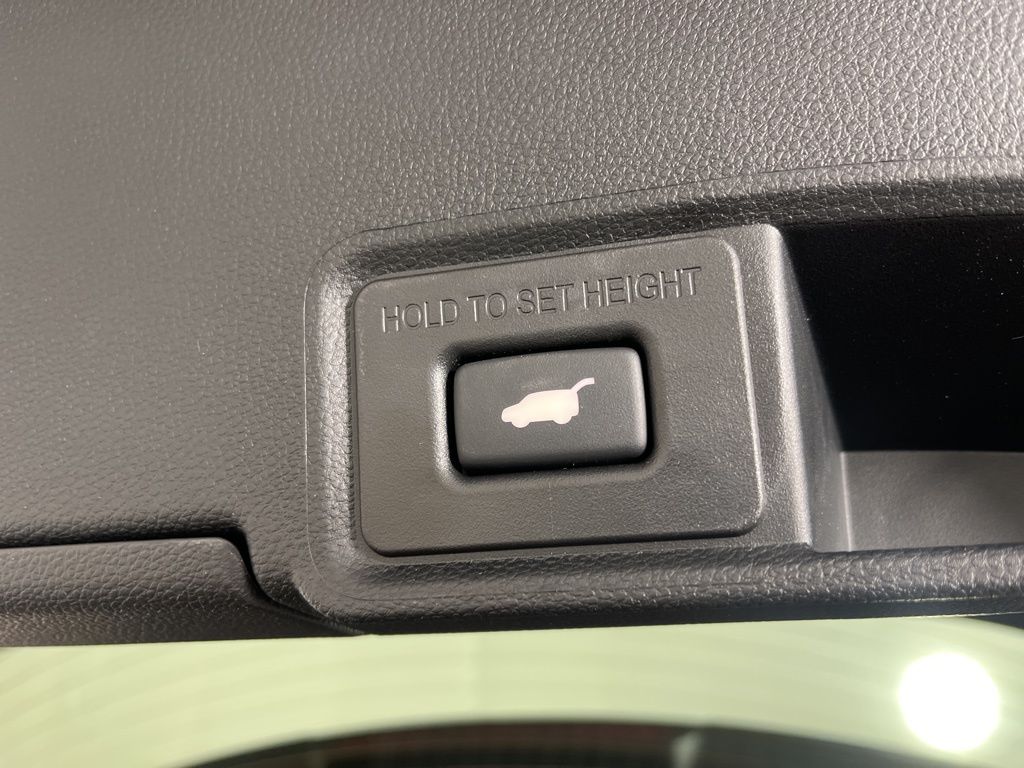 Thumbnail: 2026 Acura RDX - 22