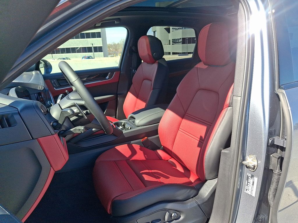 Thumbnail: 2026 Porsche Cayenne - 5