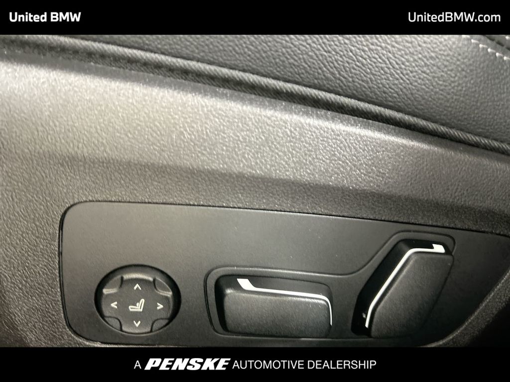 Thumbnail: 2025 BMW 3 Series - 12