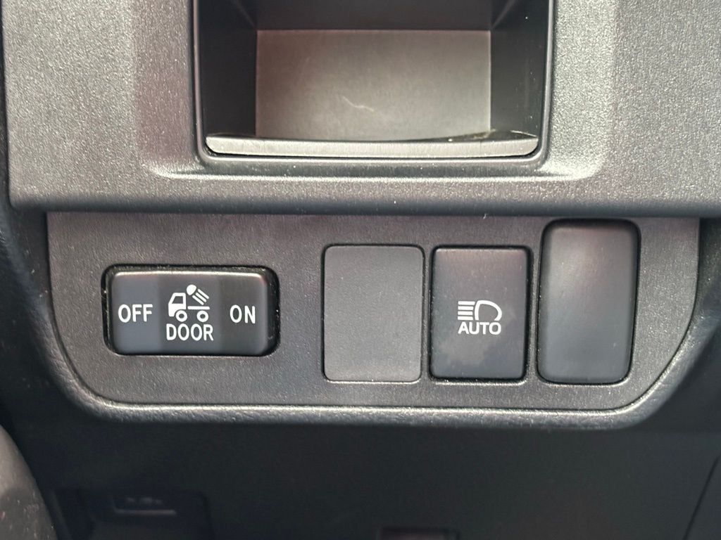 2019 Toyota Tacoma SR5 photo
