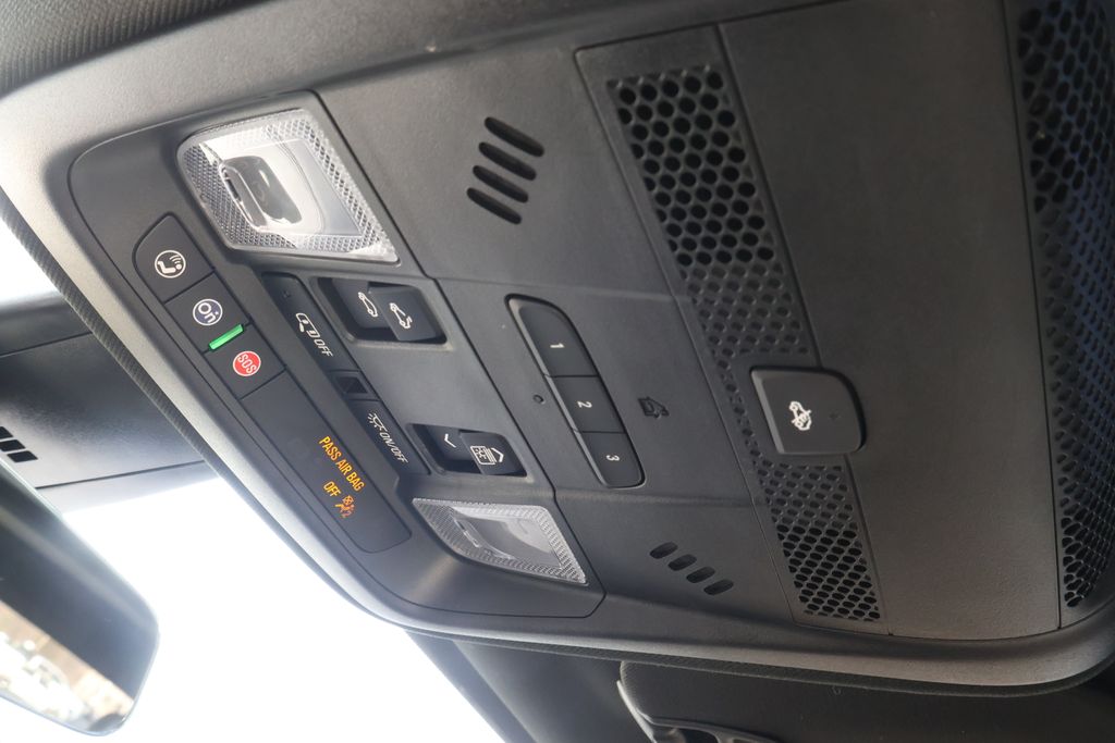 Thumbnail: 2025 Cadillac XT5 - 32