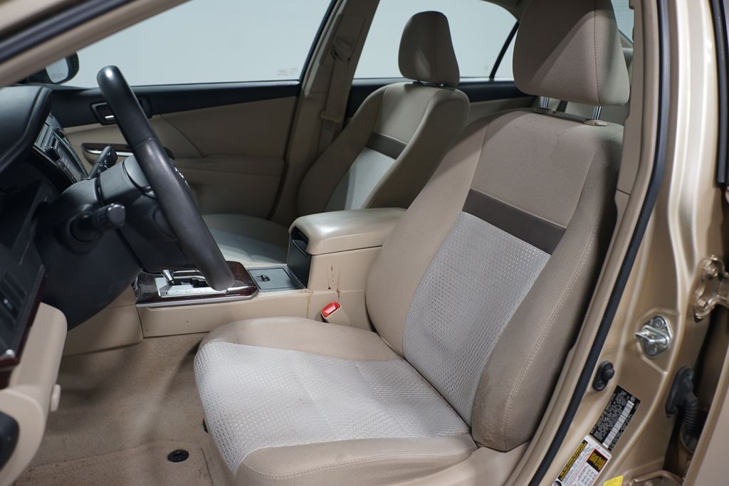 Thumbnail: 2012 Toyota Camry - 6