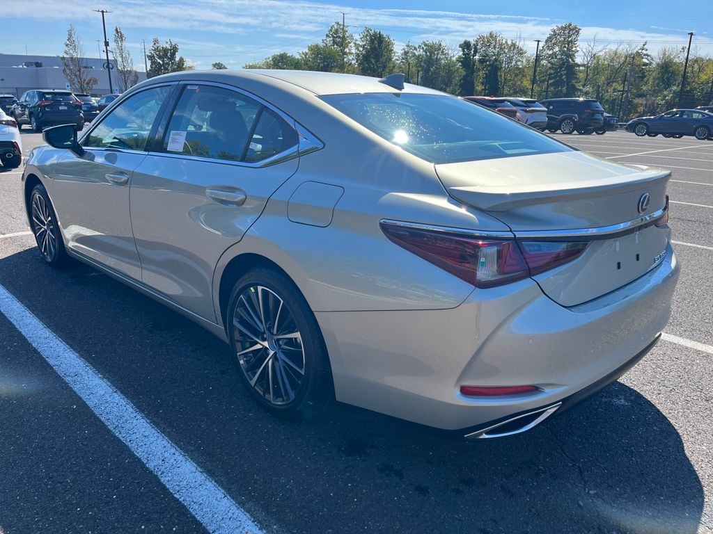 2025 Lexus ES 350 photo 2