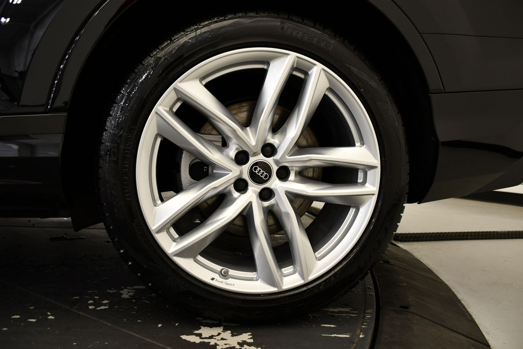 Thumbnail: 2025 Audi Q7 - 14