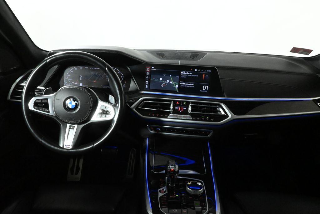 2022 BMW X7 M50i 18