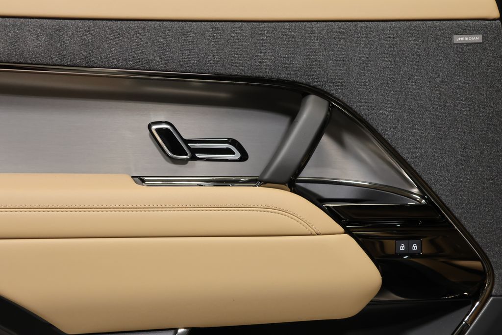 Thumbnail: 2026 Land Rover Range Rover Sport - 32