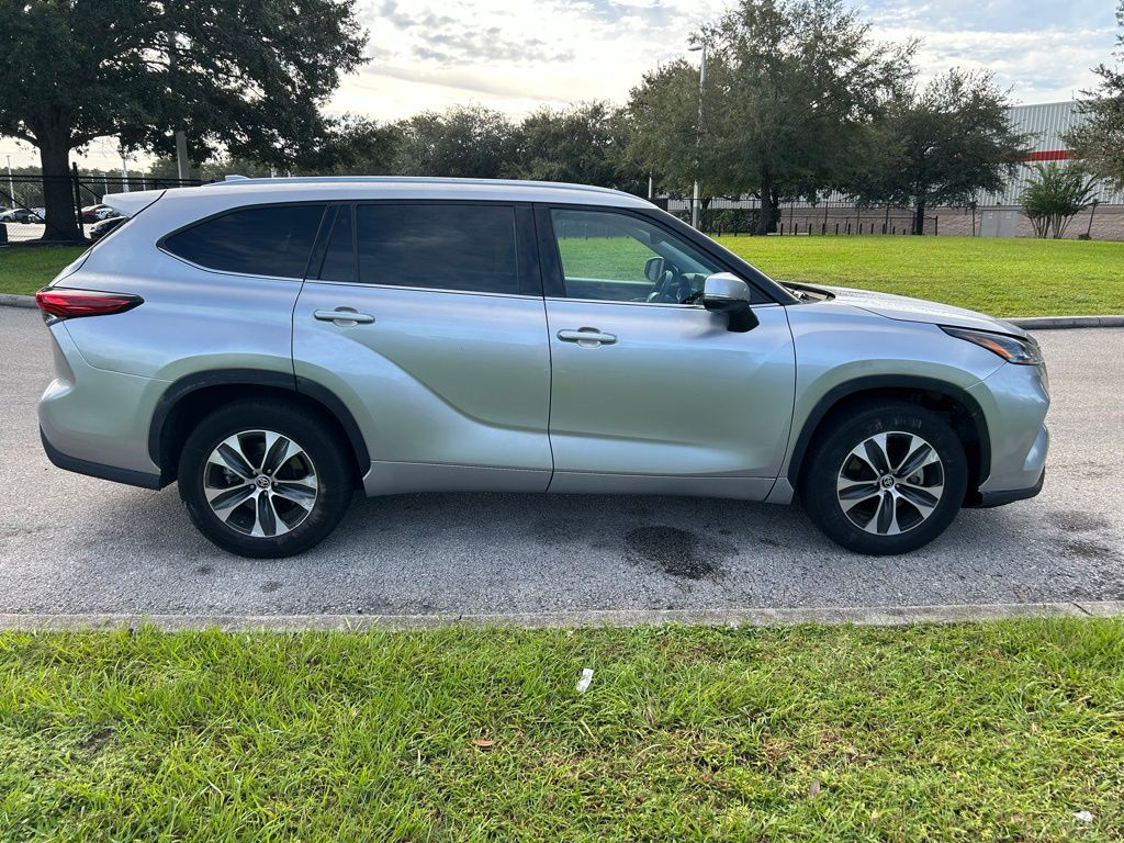 Thumbnail: 2021 Toyota Highlander - 6